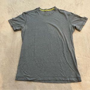 Lululemon tshirt